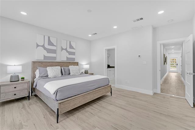 Foto del edificio - 2423 Crossman Ave