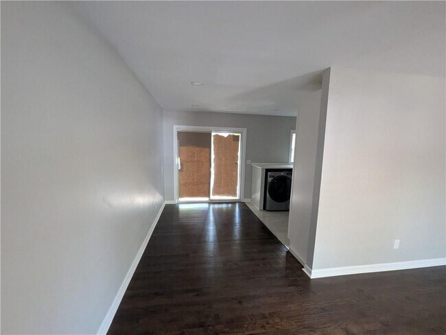 Foto del edificio - 4308 Sheppard Dr