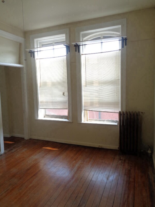 Foto del edificio - 12-24 N Huron St