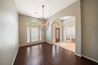 Building Photo - 2818 Red Maple Dr