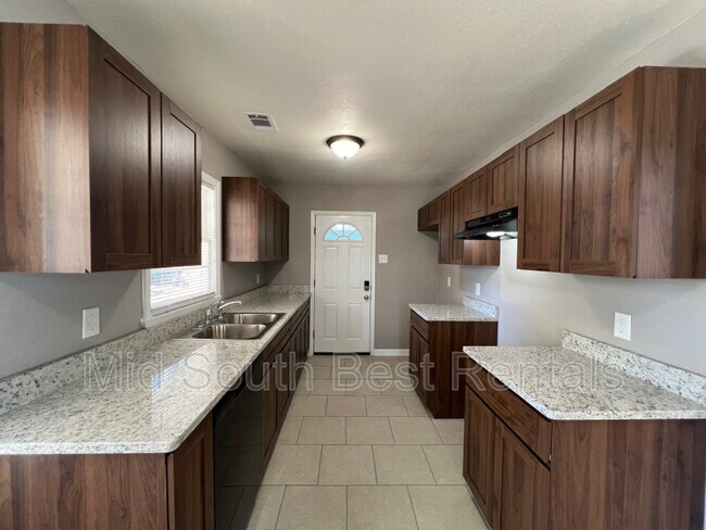 Foto del edificio - 4796 Helene Rd