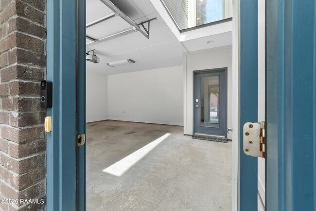 Foto del edificio - 212 Highland Oaks Ln