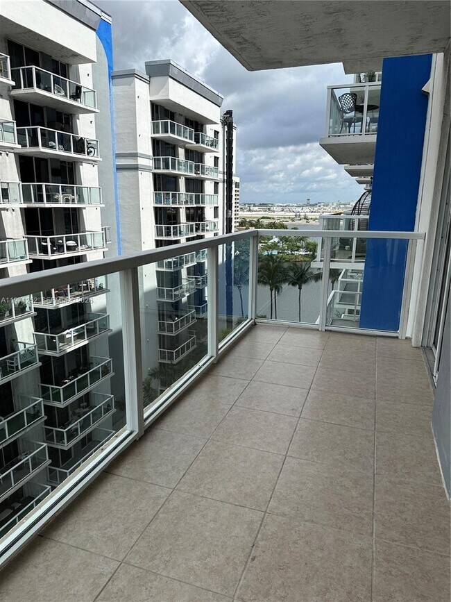 Foto del edificio - 5085 NW 7th St