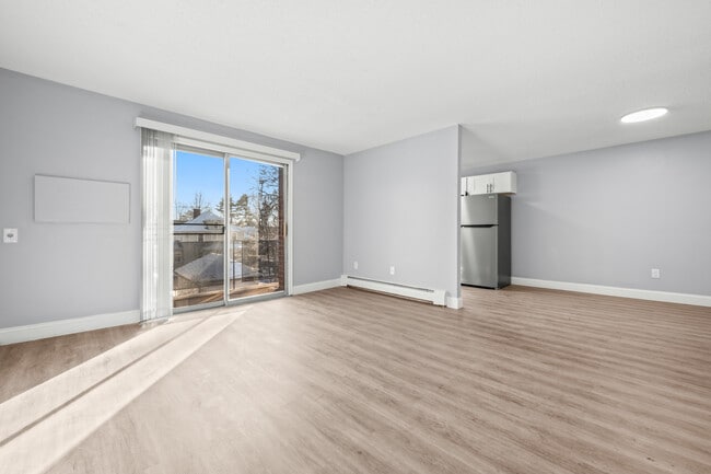 Building Photo - 140 Silver Ln