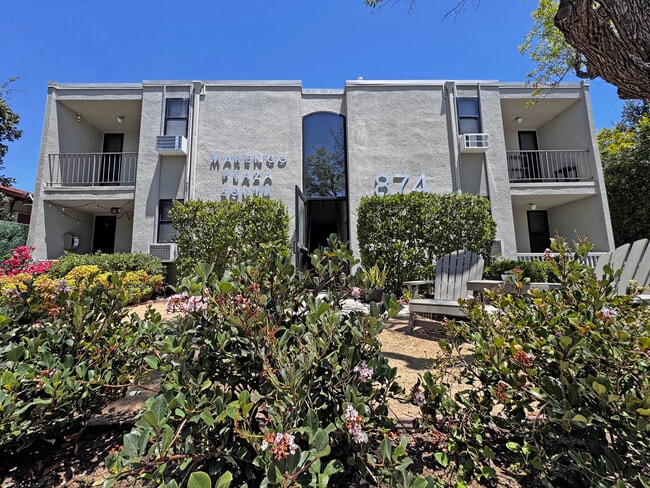 Building Photo - 874 S Marengo Ave
