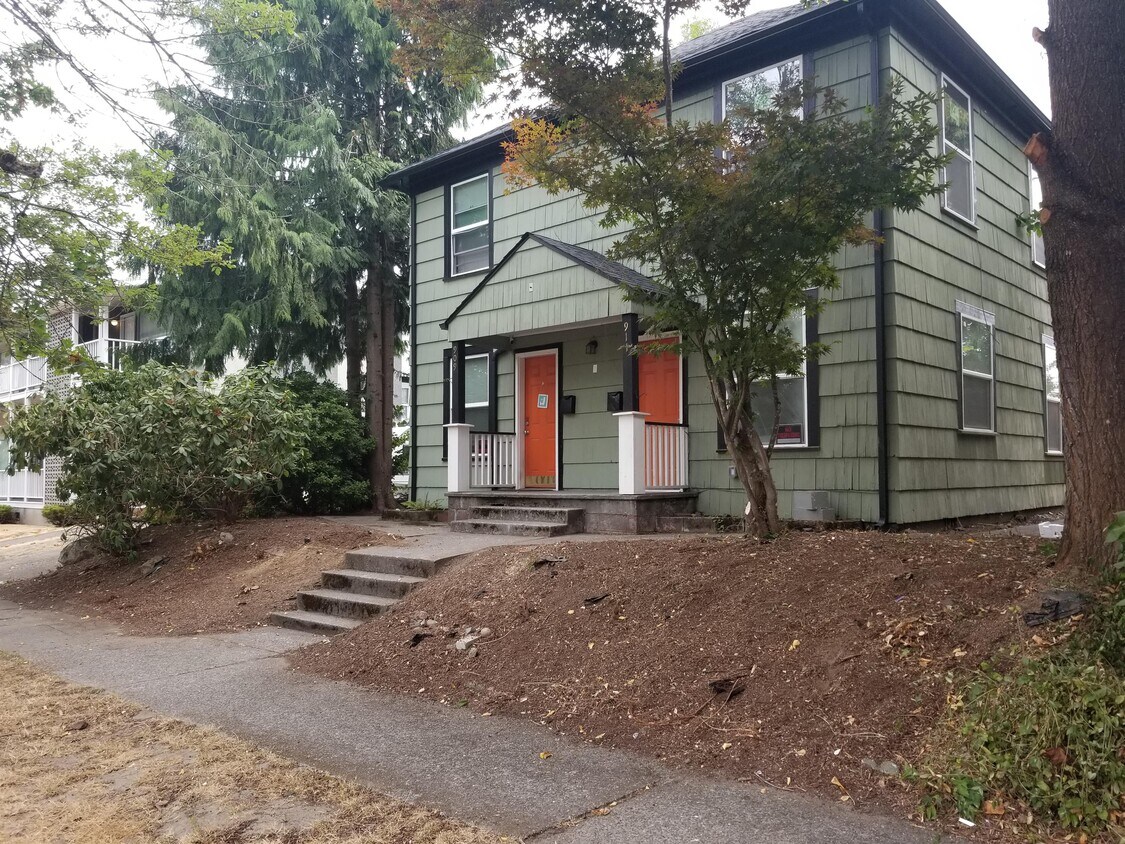 911 S Grant Ave, WA 98405 Townhome Rentals in WA