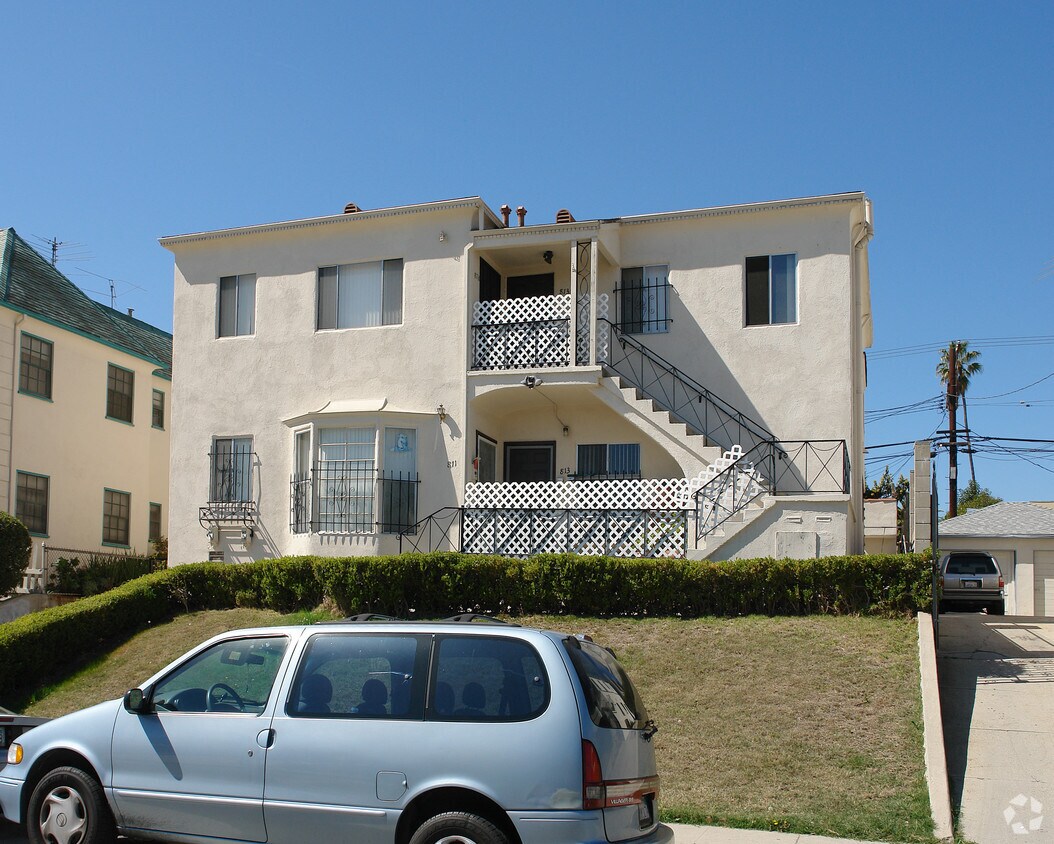 Building Photo - 811 N Alexandria Ave