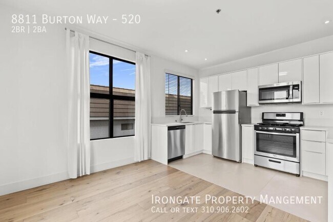 Foto del edificio - 8811 Burton Way