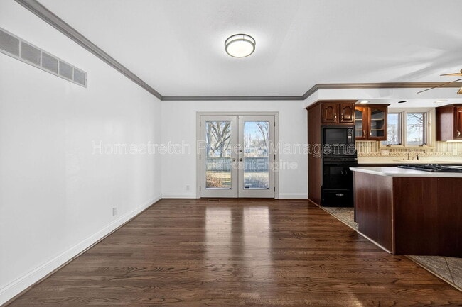 Building Photo - 2060 Loveland Dr