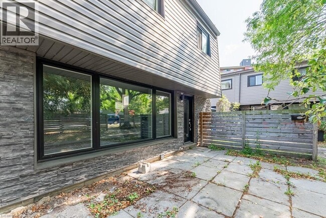 Building Photo - 250 Montmorency Dr