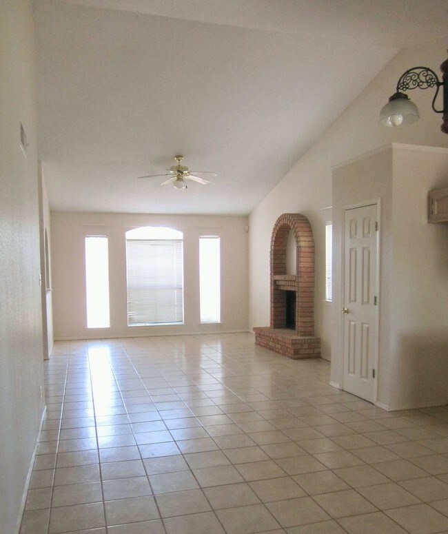 Building Photo - 7329 Desierto Rico Ave