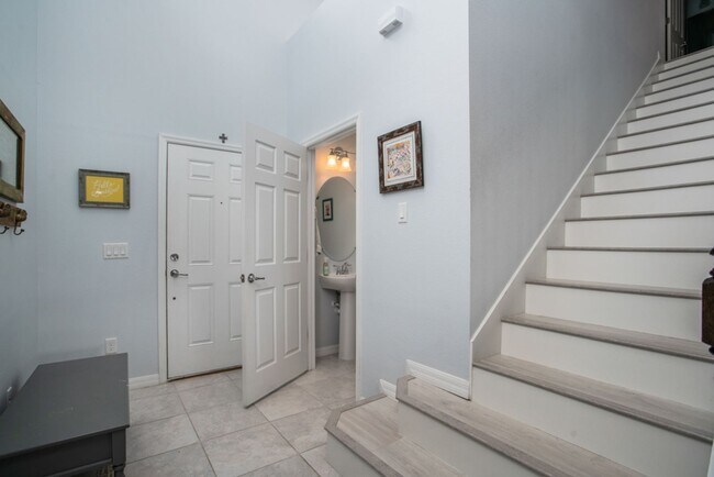 Building Photo - AWESOME 4 BDRM HOME IN GATED LEGACY PARK!