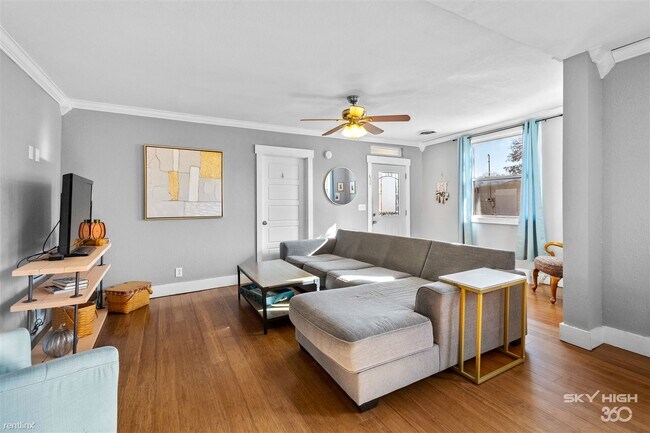 Building Photo - 3 br, 2 bath House - 120 North 5th Street