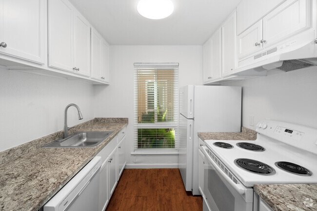 Building Photo - Walnut Wood Apartments