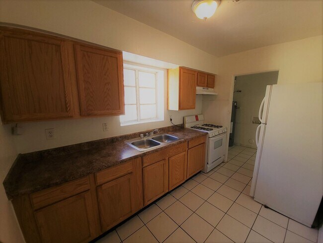 Foto del edificio - NICE AND AFFORDABLE 2 BEDROOM 1 BATH DUPLEX IN PHOENIX