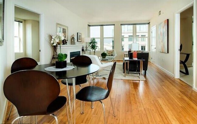 Foto del edificio - 715 6th St NW