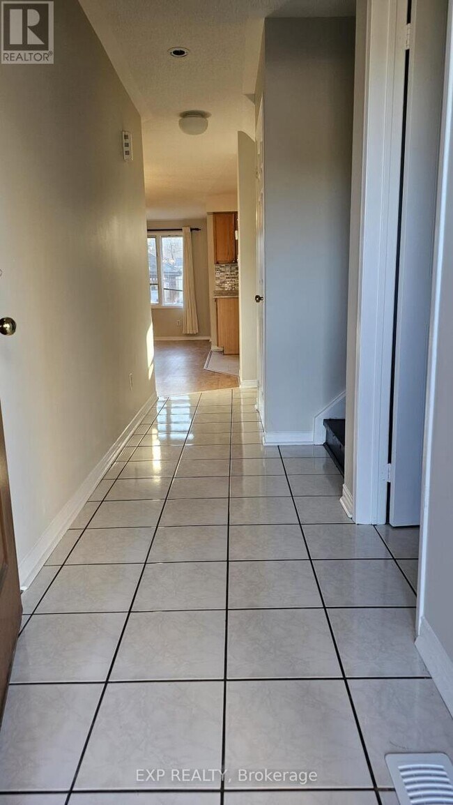 Building Photo - 5950-5950 Glen Erin Dr