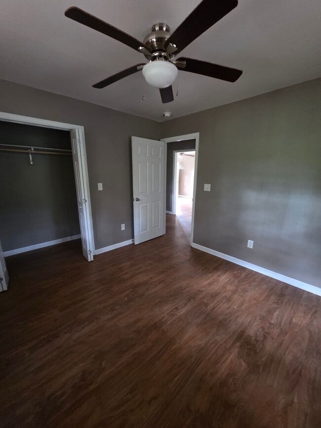 Foto del edificio - Move In This November & Save Big! Half Off...