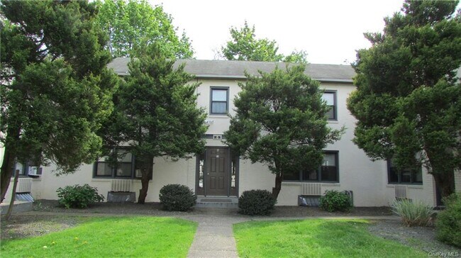 Building Photo - 15 Cornelison Ave