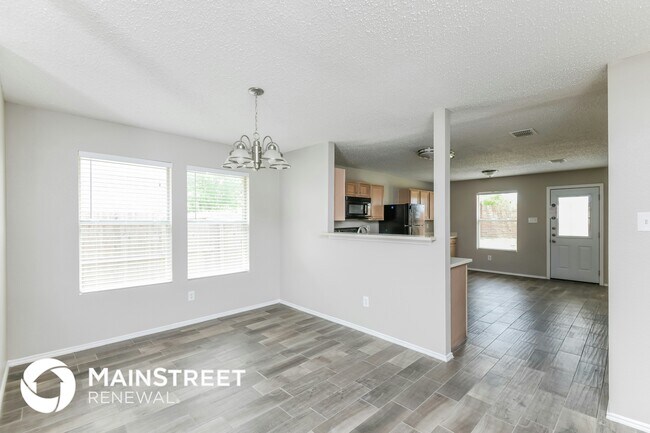 Building Photo - 6051 Guilia Dr