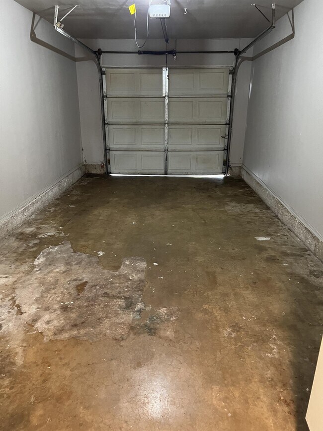 Foto del edificio - 2241 Donna Dr