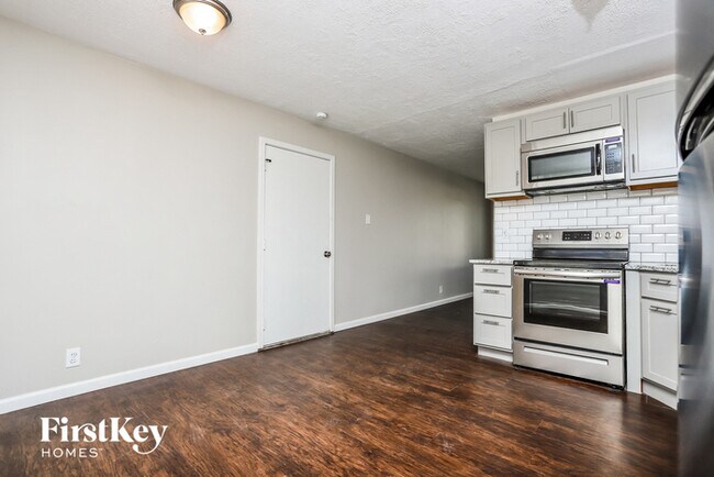 Building Photo - 12133 Hillcrest Pl