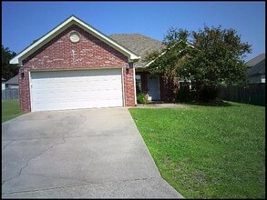 Building Photo - 1418 Pleasant Poplar Dr