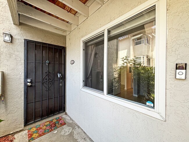 Foto del edificio - Charming 2BD/2BA Condo in La Mesa W/ A/C, ...