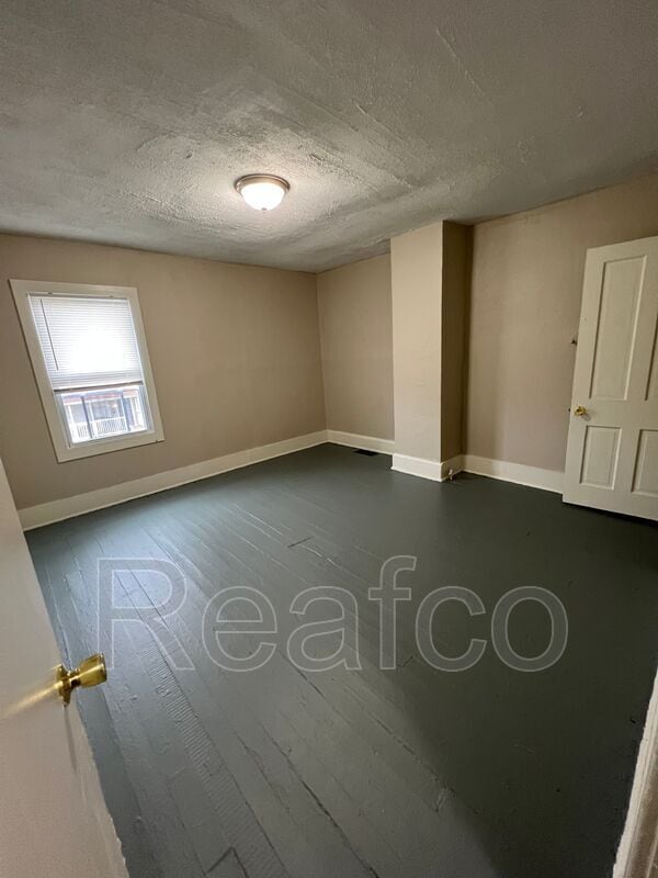 Building Photo - 492 E Morrill Ave
