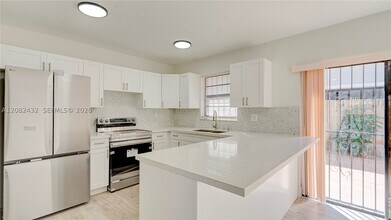 Building Photo - 710 SW 114th Ave