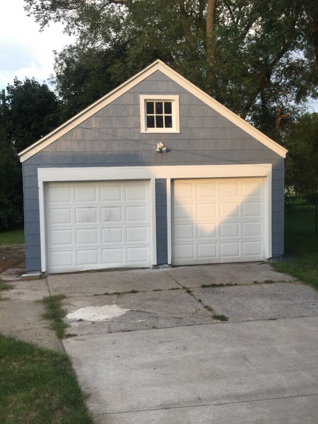 2 Car Garage with Openers - 1411 Chelsea Ave