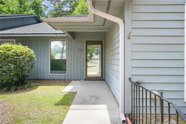 Foto del edificio - 2105 Wexford Oaks Ct