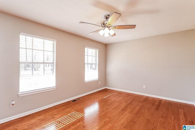 Foto del edificio - 2002 Tallwoods Ln