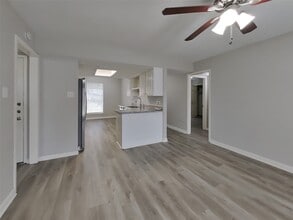 Building Photo - 9007 Gauguin Dr