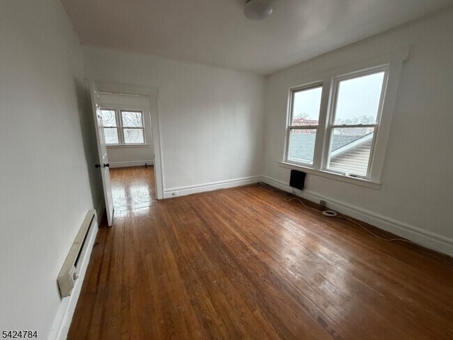 Foto del edificio - 205 Chancellor Ave