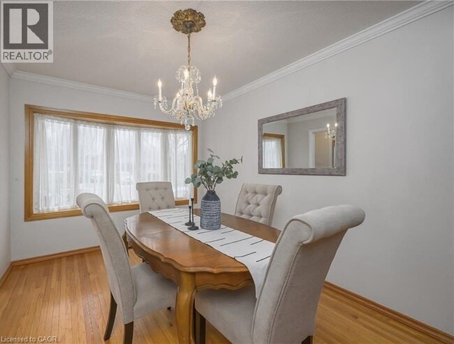 Building Photo - 619 Ross St