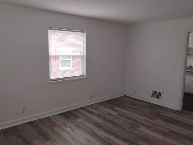 Photo - 238 E Beechwood Ave Apartment