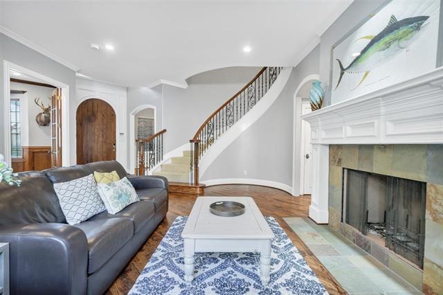 Foto del edificio - 5125 Meadowlark Dr
