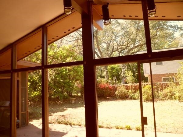 Foto del edificio - 2131 Mahan Dr