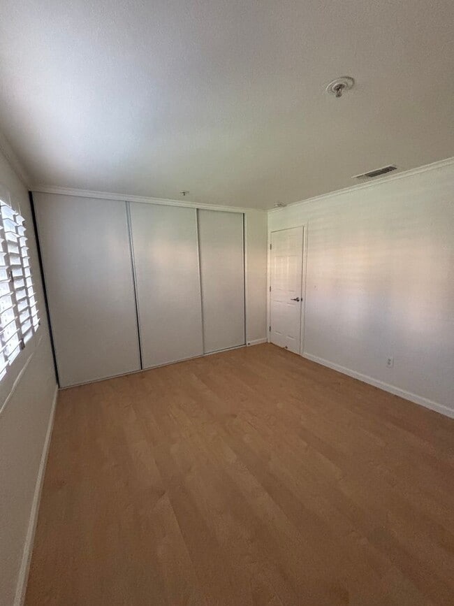 Building Photo - Resort living in Siena Hills-Condo with Pool, Gym and more!