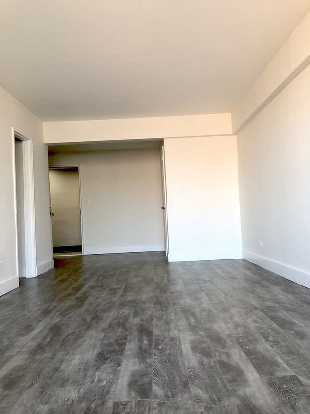 Foto principal - 132-45 Maple Ave