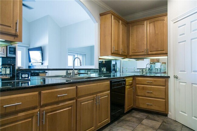 Building Photo - 10300 Morado Cove