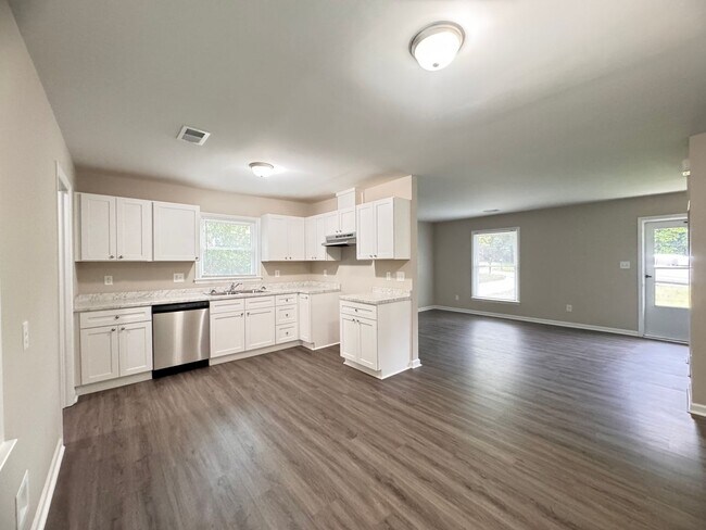 Foto del edificio - Fully Renovated 3BR Brick Ranch on Cul-De-Sac