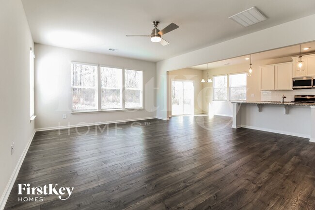 Building Photo - 1207 Mission Hill Ln