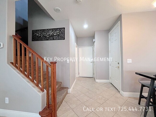 Building Photo - 2 BEDROOM TOWNHOME W/ LOFT IN HENDERSON!
