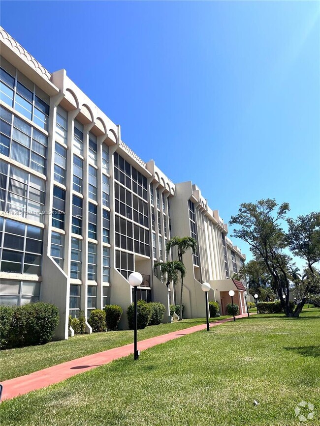 Building Photo - 851 Three Islands Boulevard