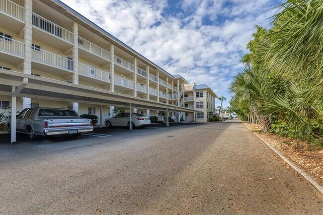 Building Photo - 3810 Gulf of Mexico Dr