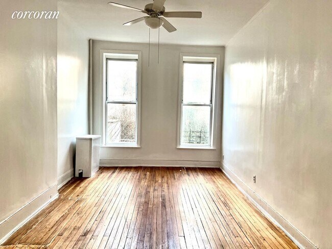 Building Photo - 545 10th St