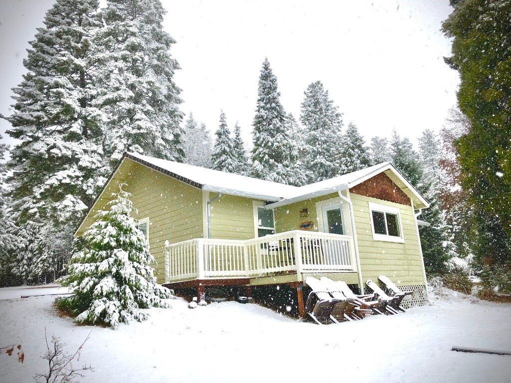 2402 Jakes Pl, Mount Shasta, CA 96067 House Rental in Mount Shasta