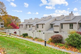 Building Photo - 115 Mill Pond